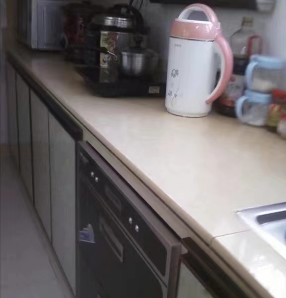 復(fù)式套房，室內(nèi)整潔干凈，家具齊全，拎包入住